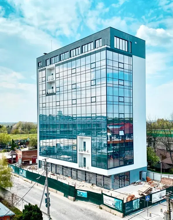 Q-5 “Quoroom Metropol”