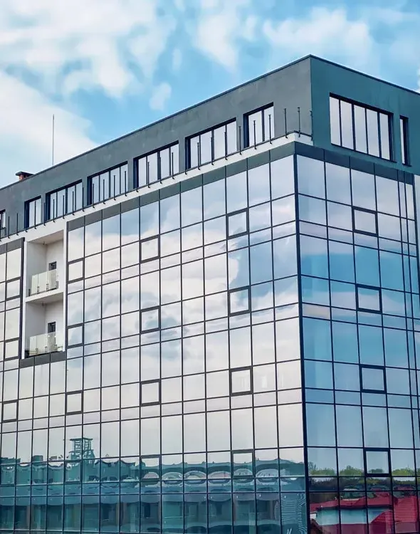 Q-5 “Quoroom Metropol”