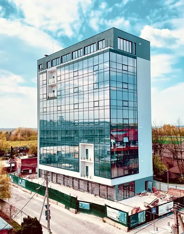 Q-5 “Quoroom Metropol”